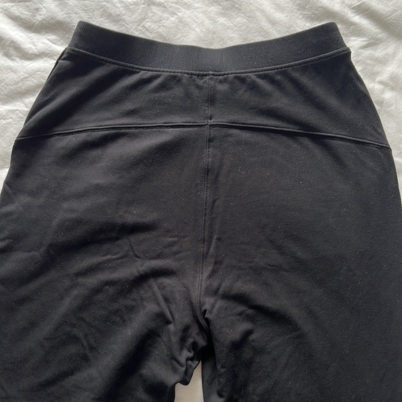 Lululemon pants, straight leg, high rise, black size 4 - Picture 15 of 16